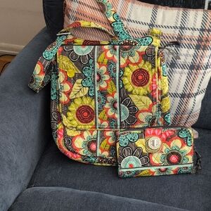 🍀3/$25 SALE🍀Vera Bradley Multicolor Floral Crossbody Bag